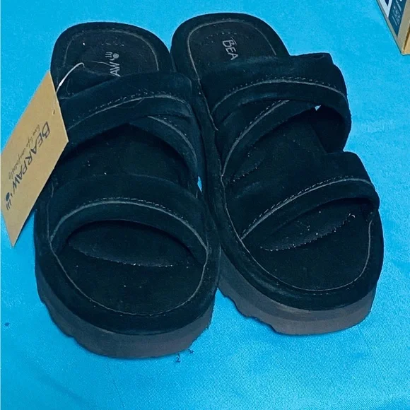 BearPaw Sandals size 8. Color Black - Picture 3 of 5